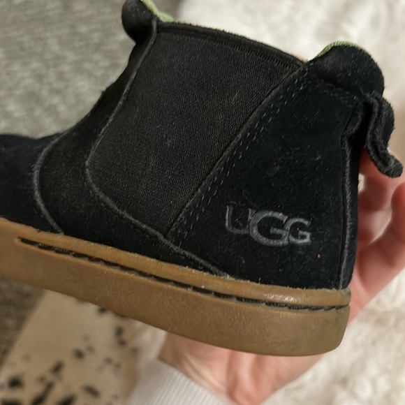 Size 8 little boys navy ugg boots - Picture 11 of 12